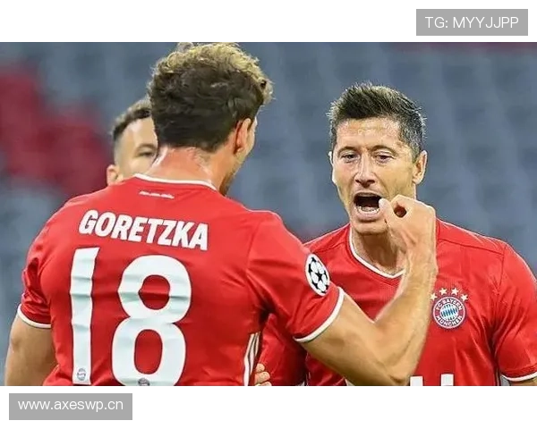 莱万与戈麦斯：顶级中锋的战术角色与终结效率对比