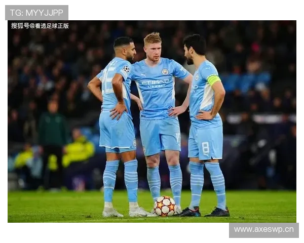 曼城进攻结构转向中路集中，边中结合战术逐步弱化